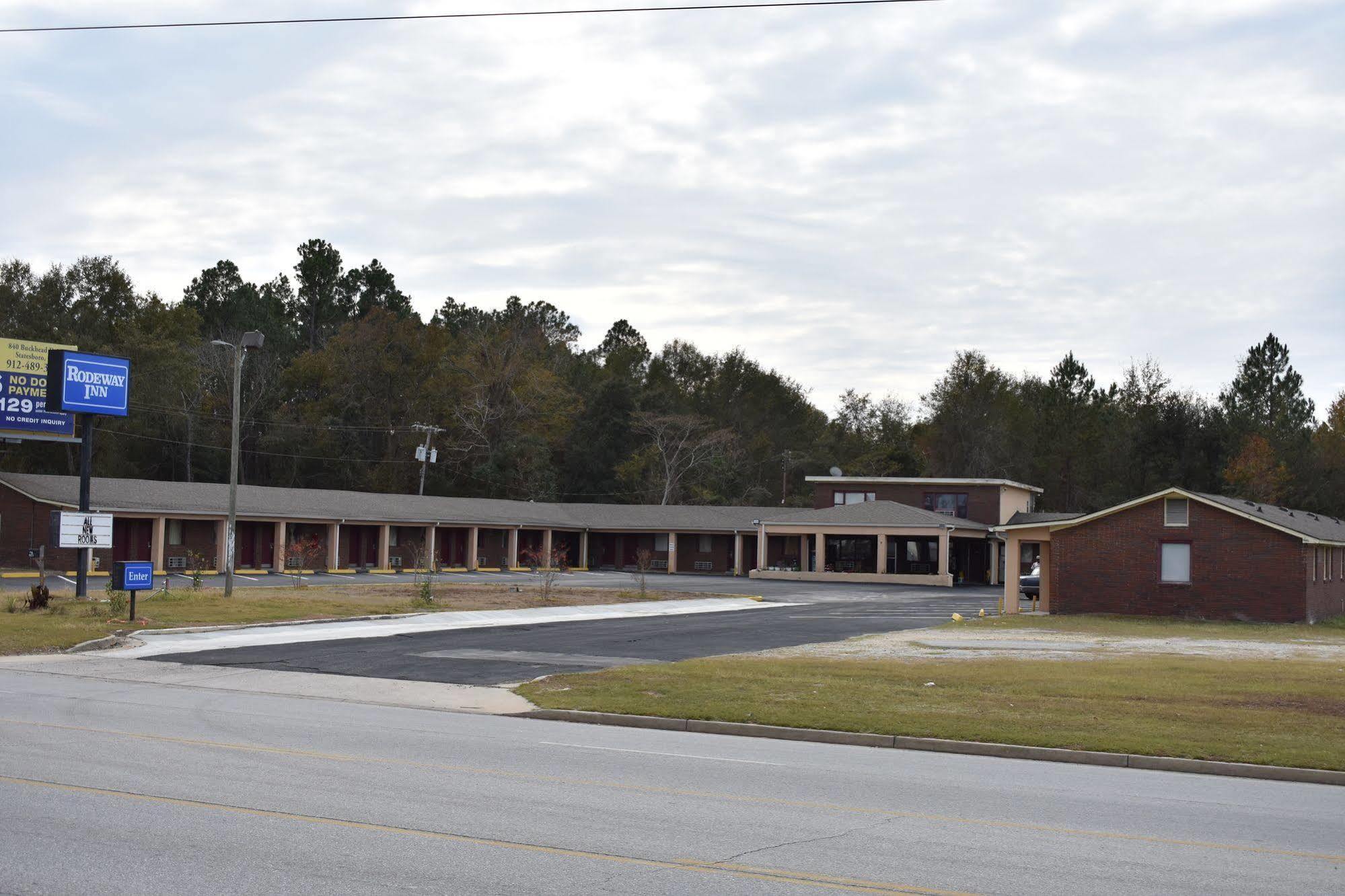 Rodeway Inn Swainsboro Exterior photo