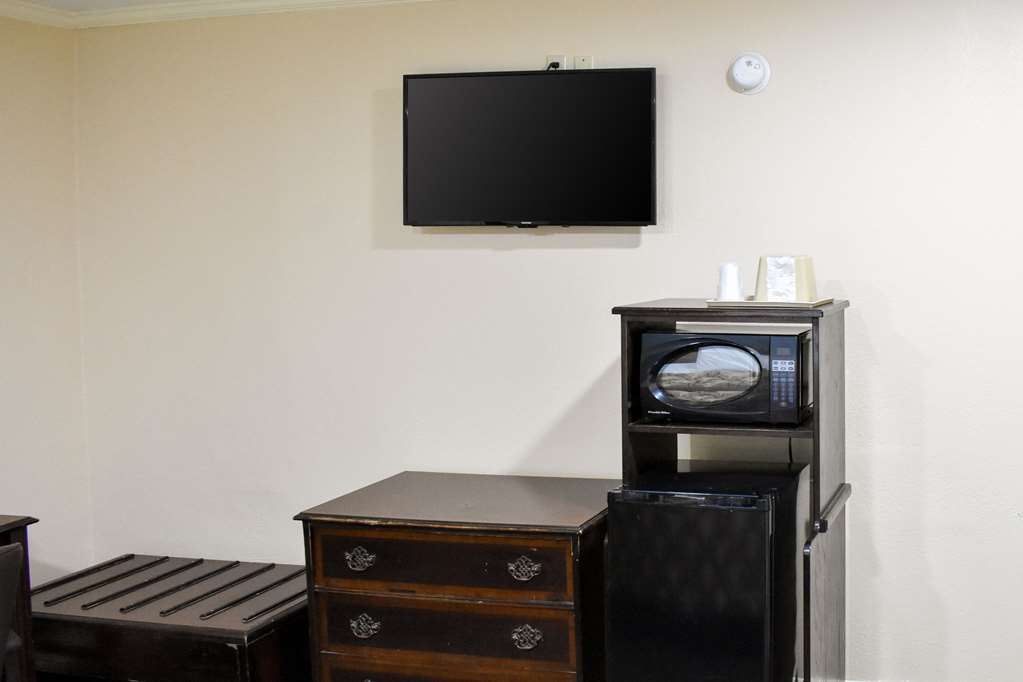 Rodeway Inn Swainsboro Room photo