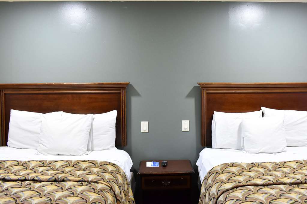 Rodeway Inn Swainsboro Room photo